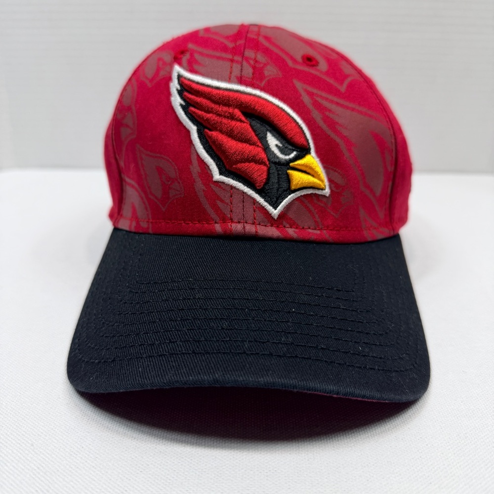 New Era 39THIRTY Arizona Cardinals Hat M/L NFL Red Black Shadow Print Cap